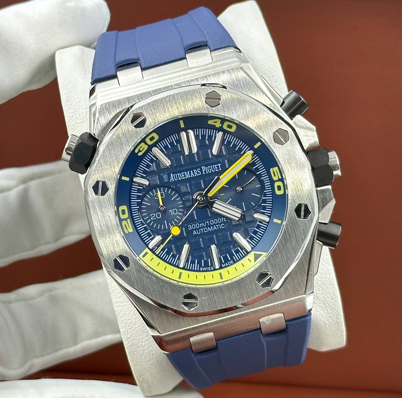 Часы  Audemars Piguet - Royal Oak Offshore Diver Chronograph Quartz