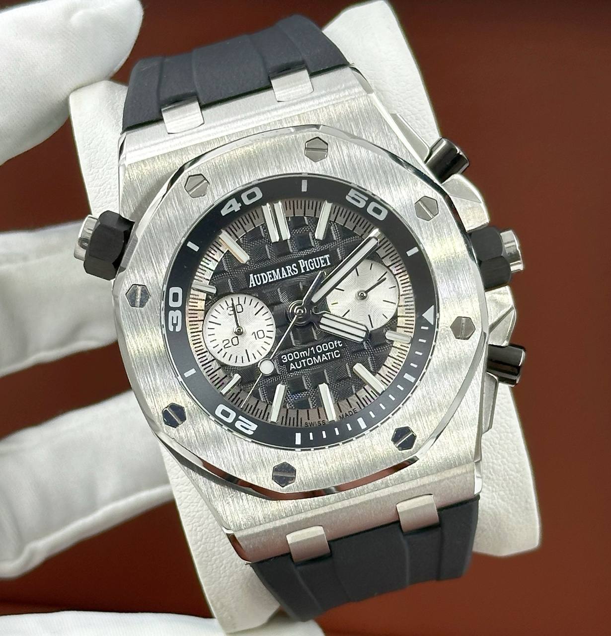 Часы  Audemars Piguet - Royal Oak Offshore Diver Chronograph Quartz