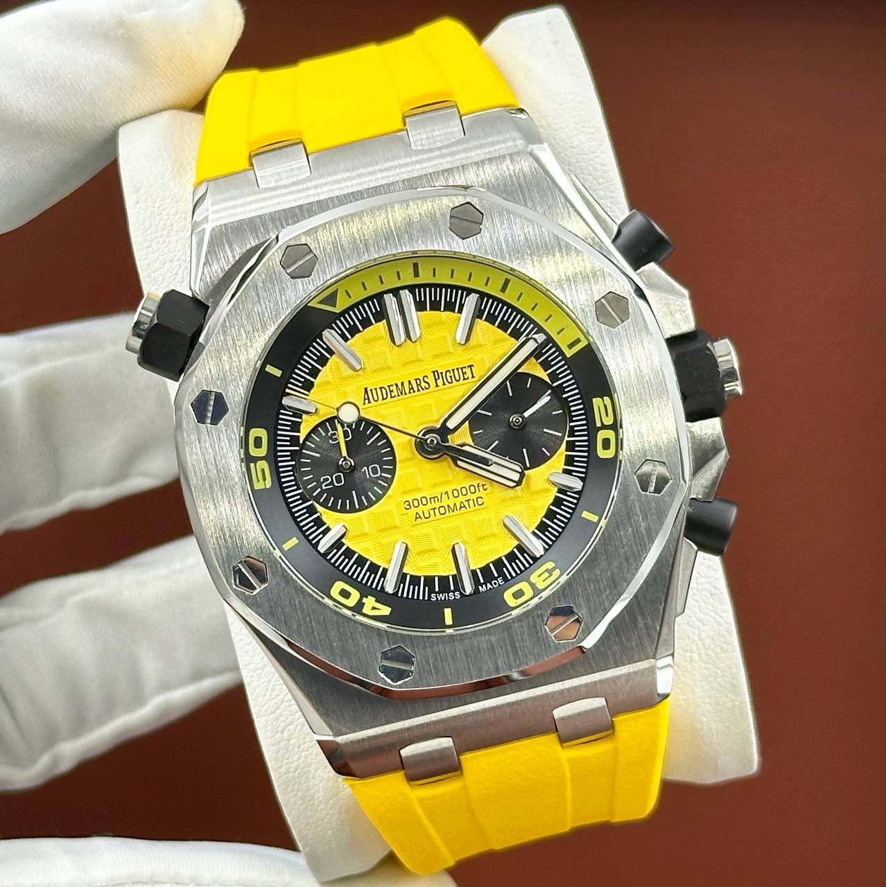 Часы  Audemars Piguet - Royal Oak Offshore Diver Chronograph Quartz