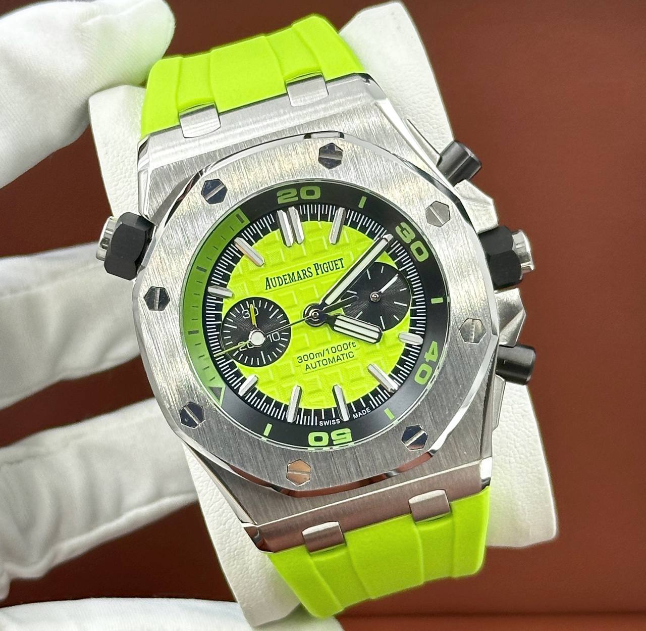 Часы  Audemars Piguet - Royal Oak Offshore Diver Chronograph Quartz
