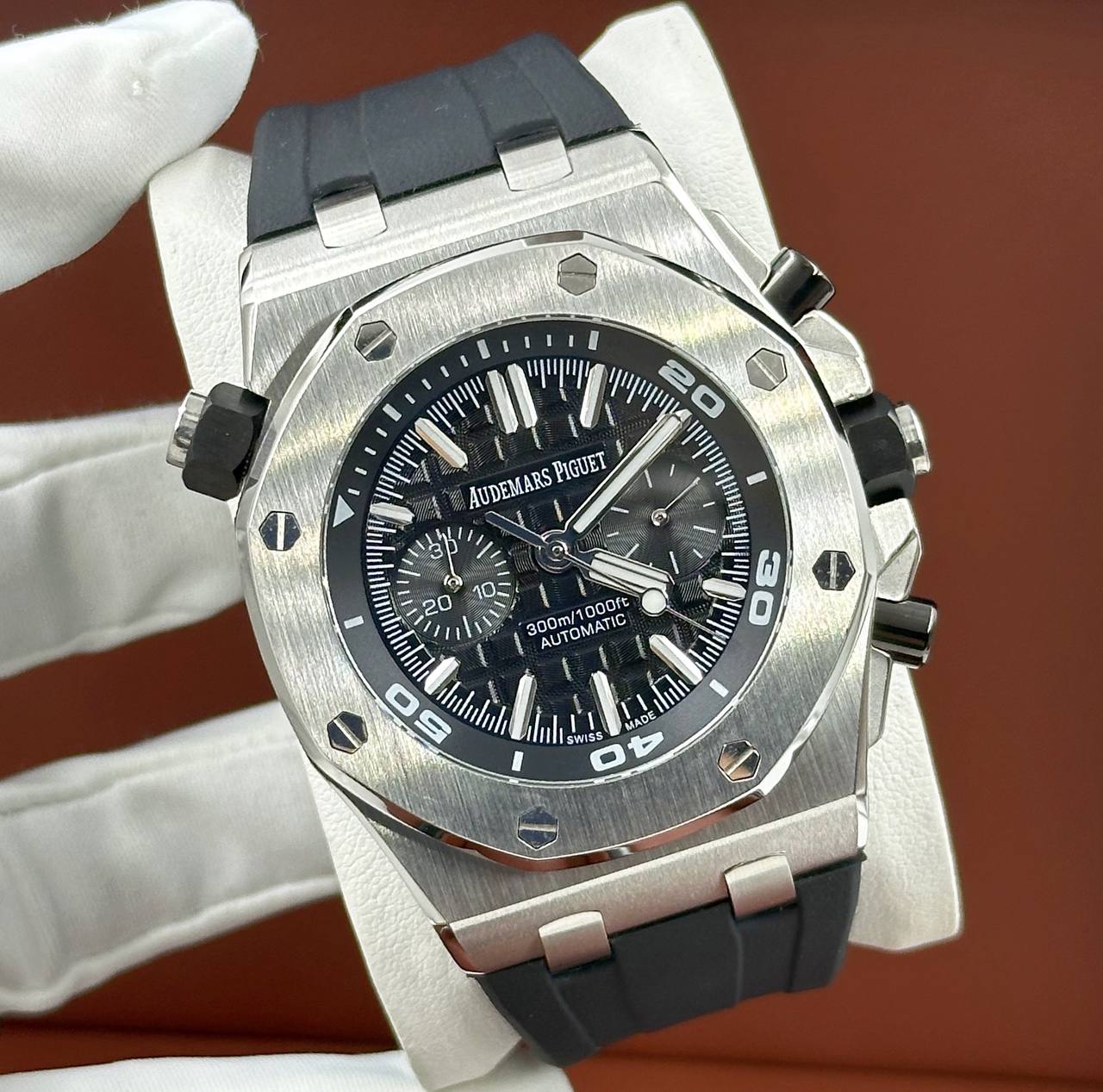 Часы  Audemars Piguet - Royal Oak Offshore Diver Chronograph Quartz