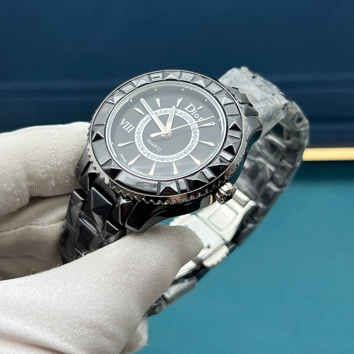 Часы Dior VIII 39 мм: чёрный циферблат под сапфировым стеклом, корпус и браслет из керамики