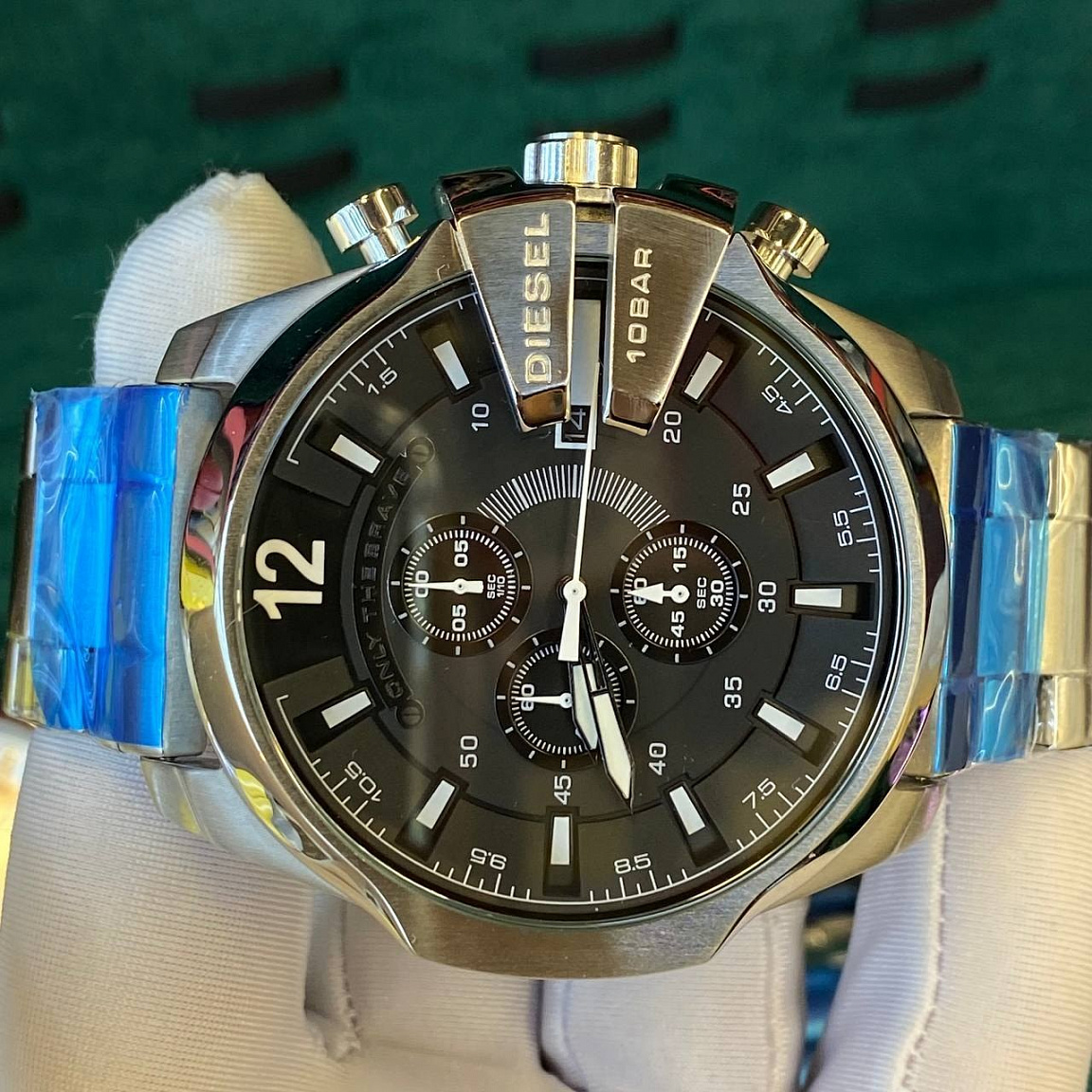 Diesel DZ4283 Mega Chief с кварцевым хронографом Miyota OS20 и крупным стальным корпусом
