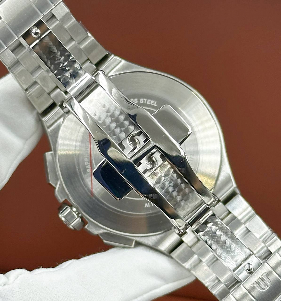 Популярные часы Maurice Lacroix Aikon Quartz Chronograph