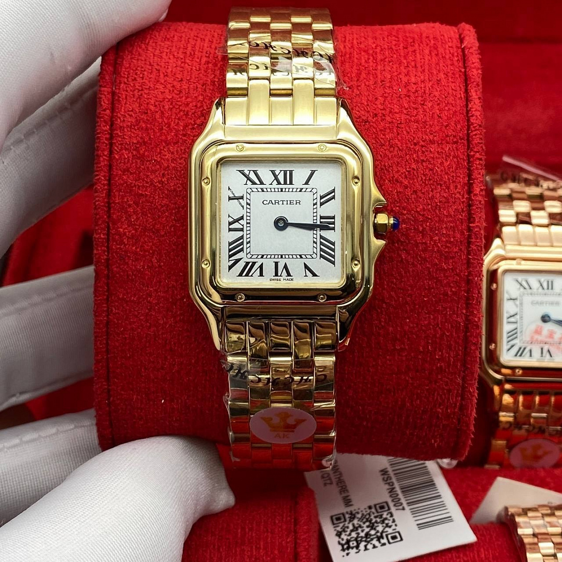 Часы Cartier Panthère de Cartier с золотым покрытием стали 316L, белым циферблатом и сапфировым стеклом, размер 27 мм