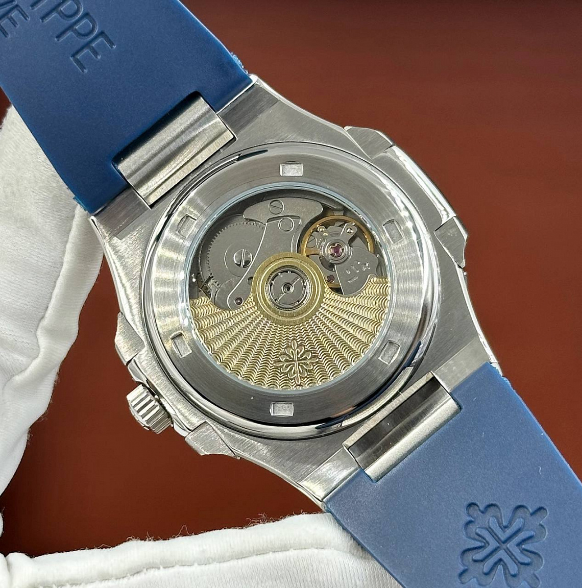 Популярные часы Patek Philippe - Nautilus Annual Calendar