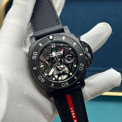 Механика премиум класса Panerai Submersible Luna Rossa 45 мм