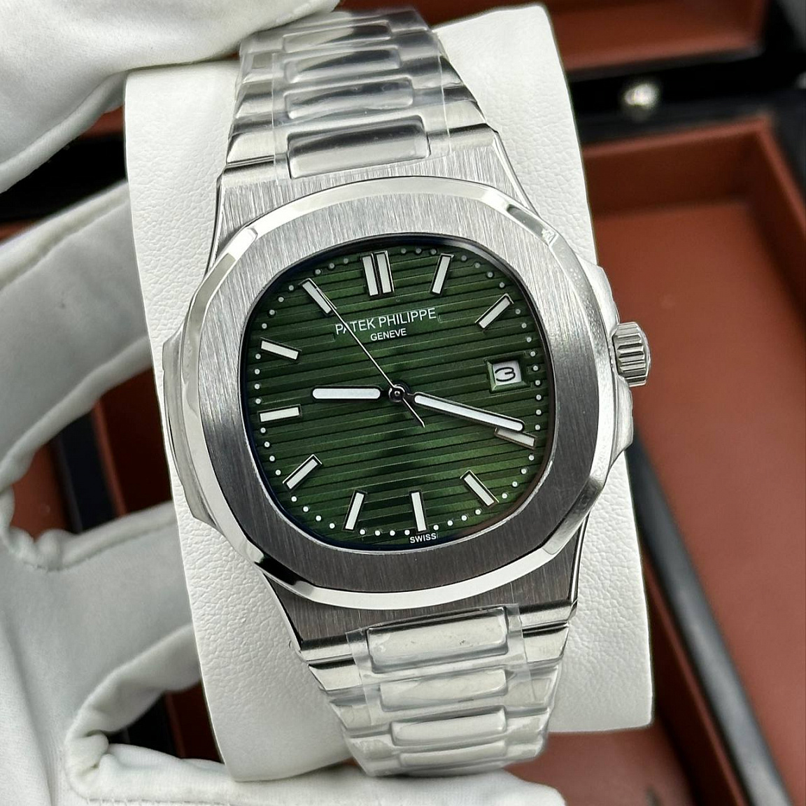 Популярные часы Patek Philippe - Nautilus