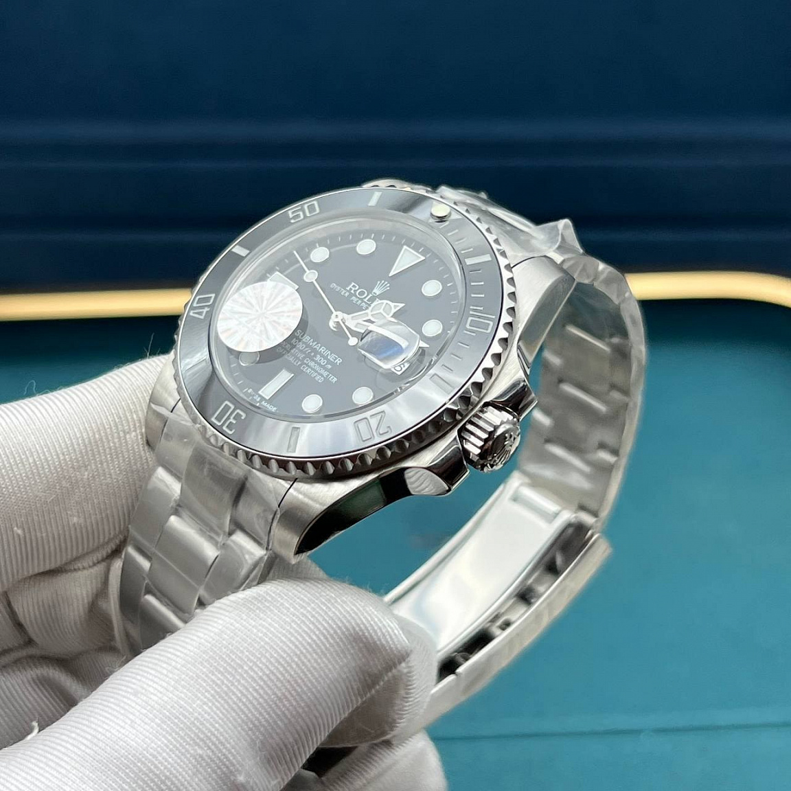 Мужские часы Rolex Submariner Date 40 мм: чёрный циферблат, линза даты и браслет Oyster из стали 316L