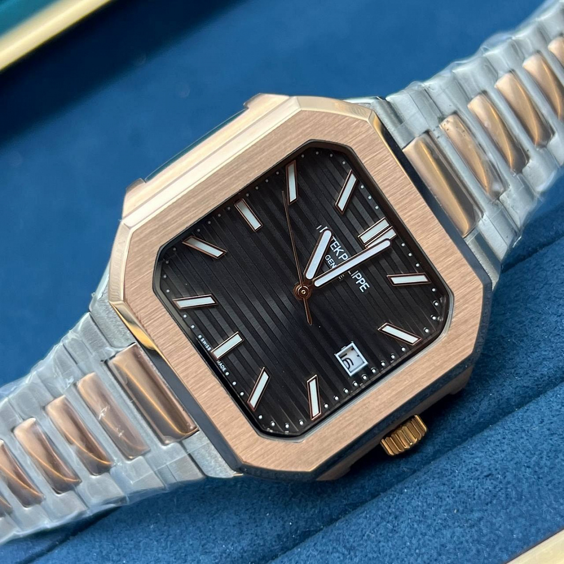 Мужские часы Patek Philippe Cubitus 45 мм: графитовый циферблат, корпус и браслет из стали 316L