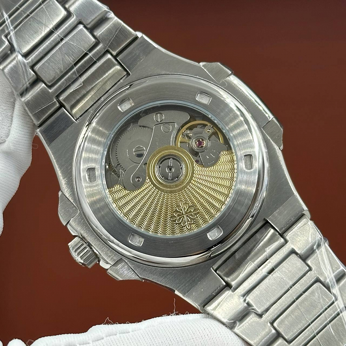 Популярные часы Patek Philippe - Nautilus Annual Calendar