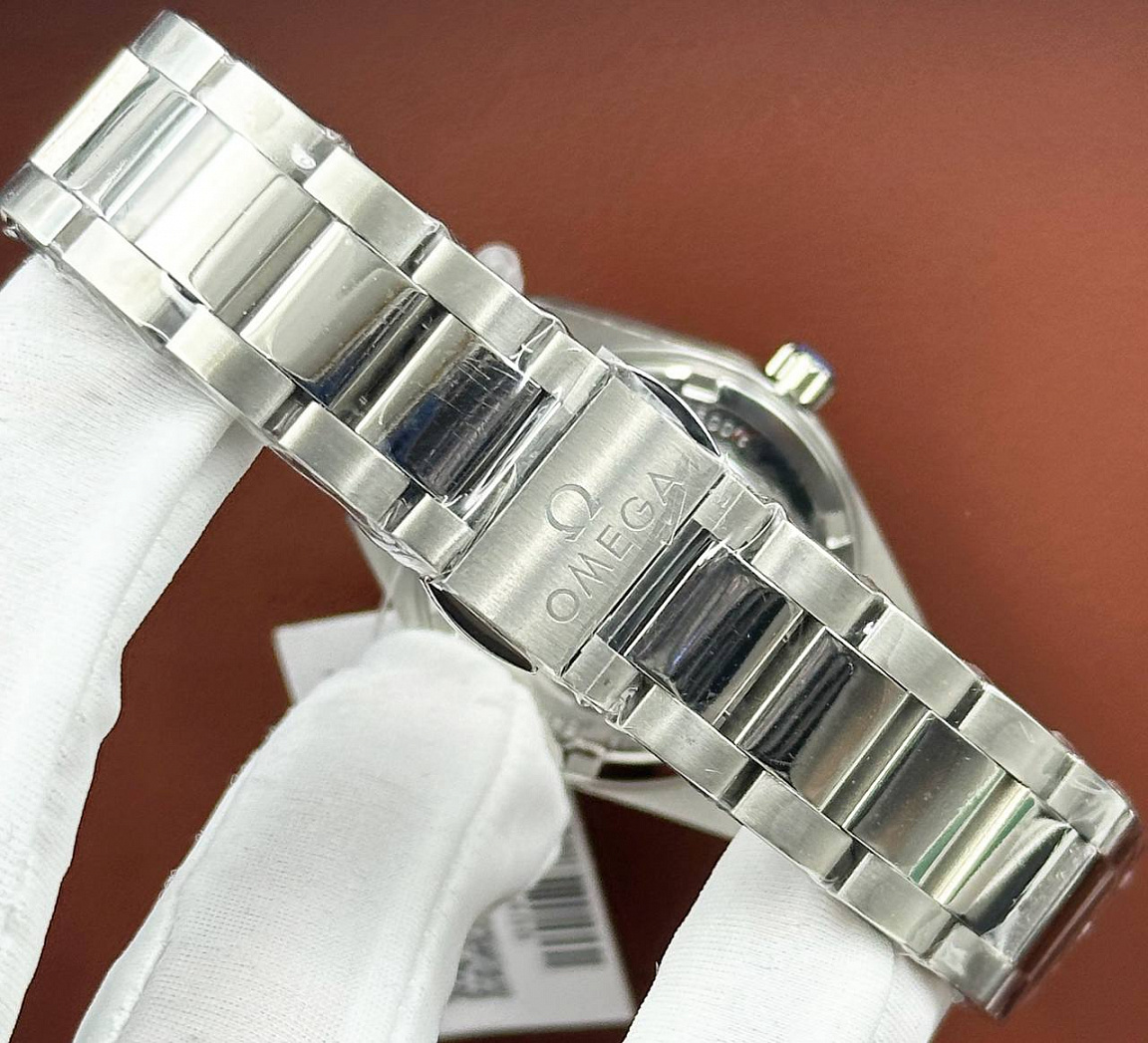 Женские часы Omega Seamaster Aqua Terra