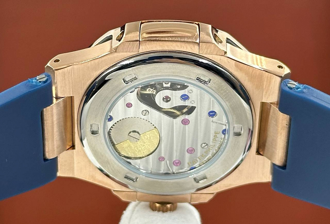 Популярные часы Patek Philippe - Nautilus Annual Calendar