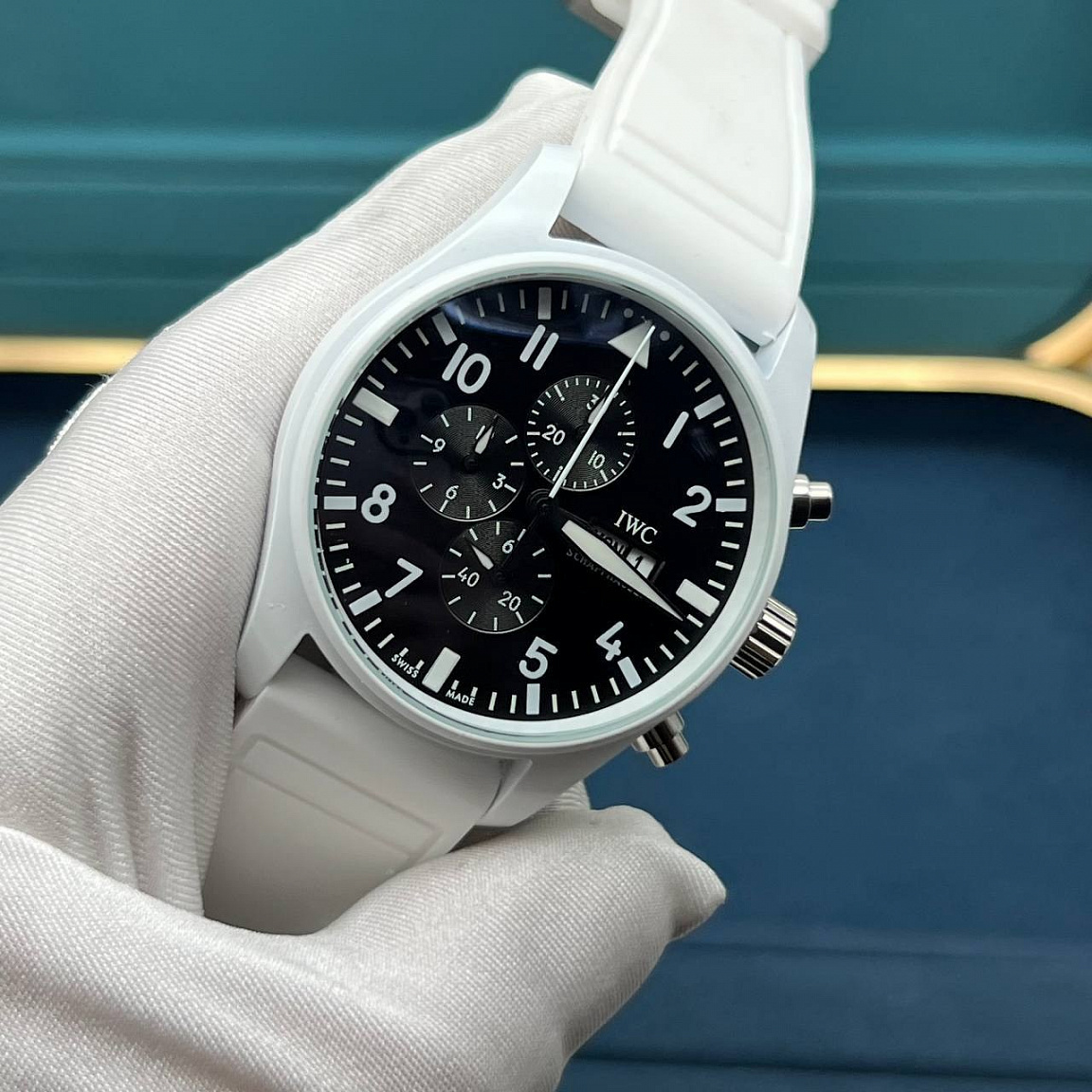 IWC TOP GUN Lake Tahoe 43 мм: чёрный циферблат, корпус из нержавеющей гипоаллергенной часовой стали 316L, ремешок каучук