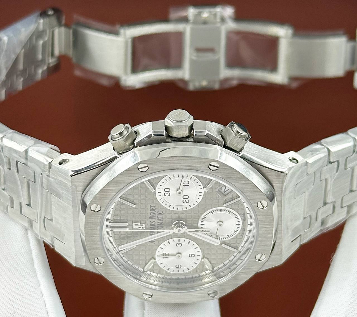 Женские часы Audemars Piguet Royal Oak Chronograph