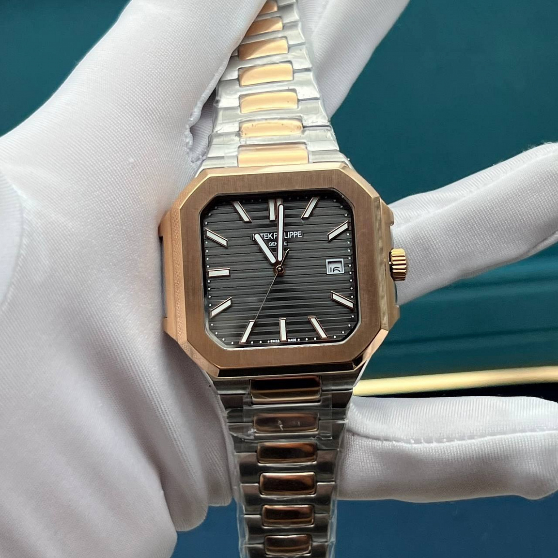 Мужские часы Patek Philippe Cubitus 45 мм: графитовый циферблат, корпус и браслет из стали 316L