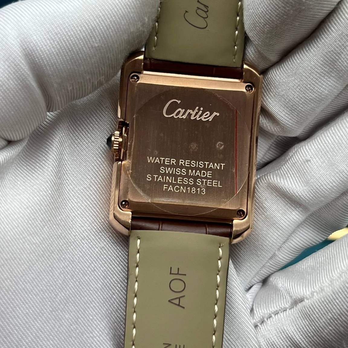 Кварцевые Cartier Tank Française 30 мм: серебристый циферблат, сталь 316L и коричневый кожаный ремешок