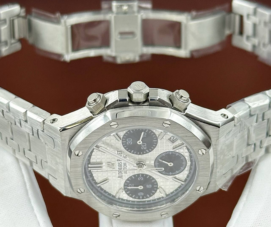 Женские часы Audemars Piguet Royal Oak Chronograph