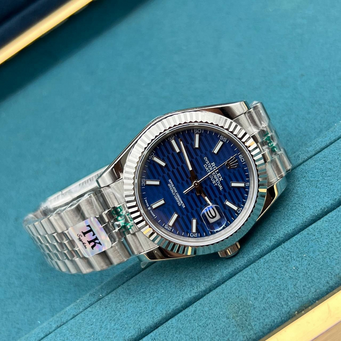 Rolex Datejust 41 мм: синий циферблат, дата под линзой, корпус и браслет из стали 316L с покрытием