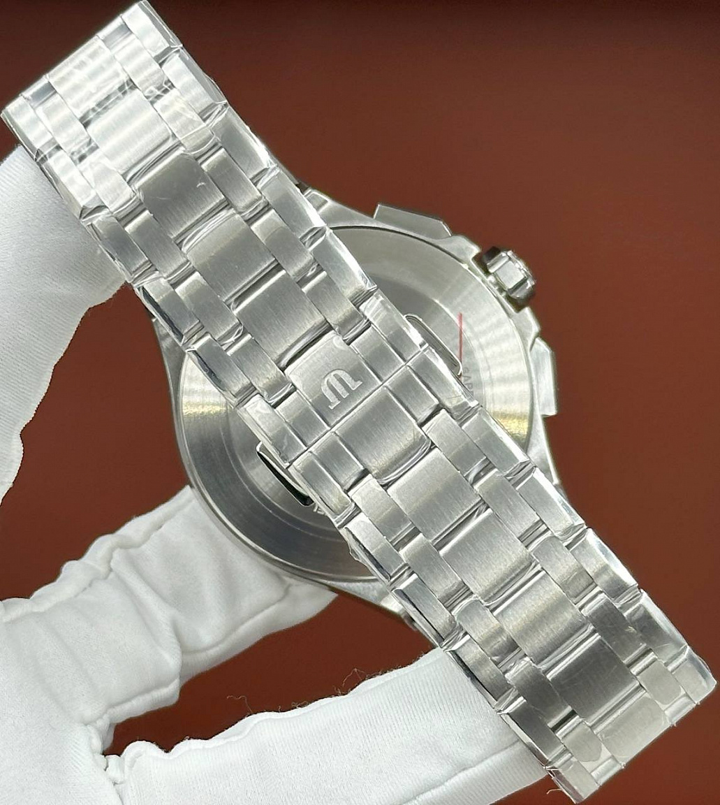 Популярные часы Maurice Lacroix Aikon Quartz Chronograph