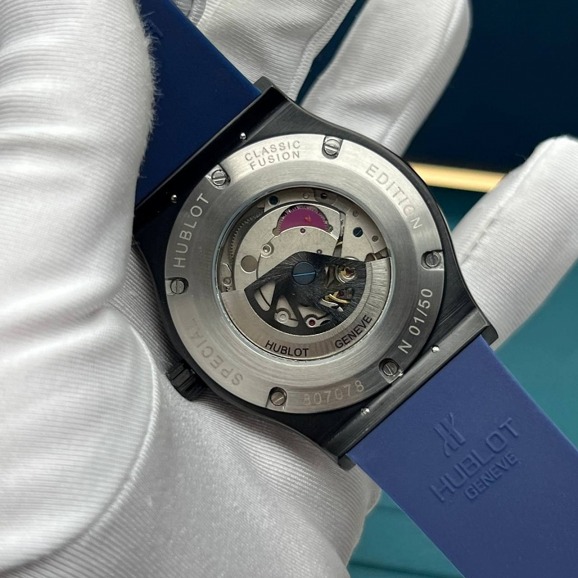 Hublot Classic Fusion: корпус и застёжка из высококачественной стали со стойким PVD покрытием, ремешок каучуковый