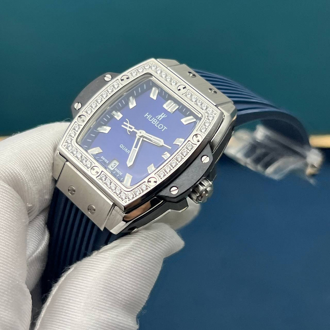 Hublot Spirit of Big Bang 35×45 мм: синий циферблат, стальной корпус 316L, механизм Miyota 2115