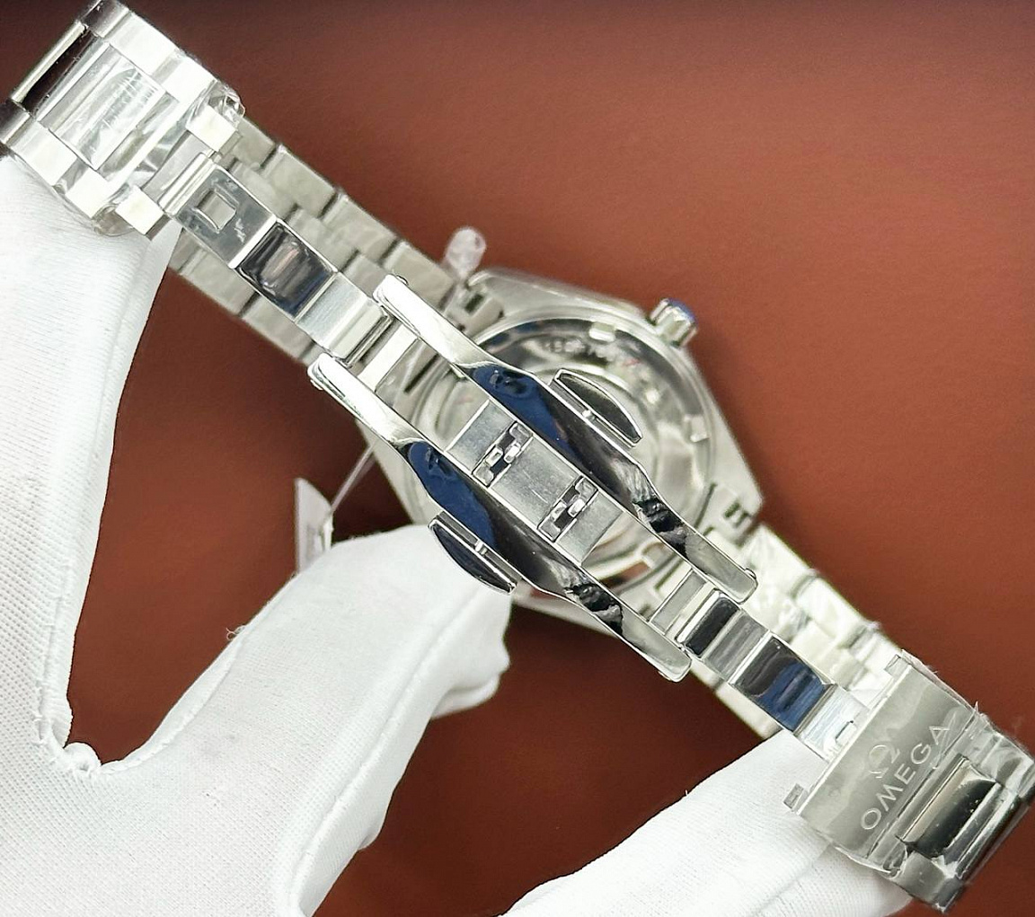 Женские часы Omega Seamaster Aqua Terra
