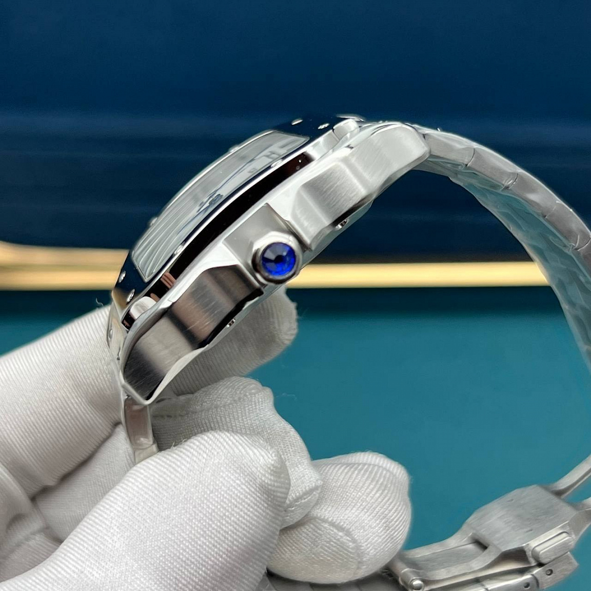 Часы Cartier Santos de Cartier 40 мм с синими стрелками, серебристым циферблатом и браслетом из стали 316L