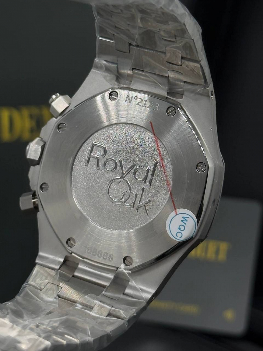 Audemars Piguet Royal Oak Chronograph: восьмиугольный безель с винтами, чёрный циферблат и браслет из стали 316L