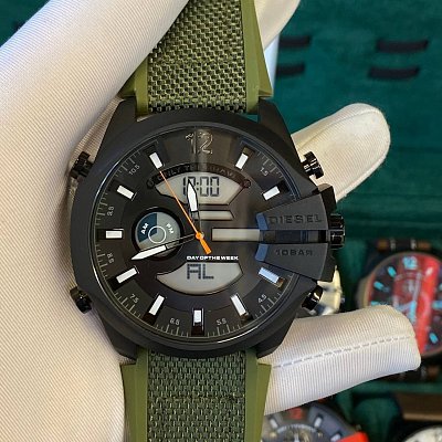 Премиальные часы Diesel Mega Chief Ana-Digi 51 мм