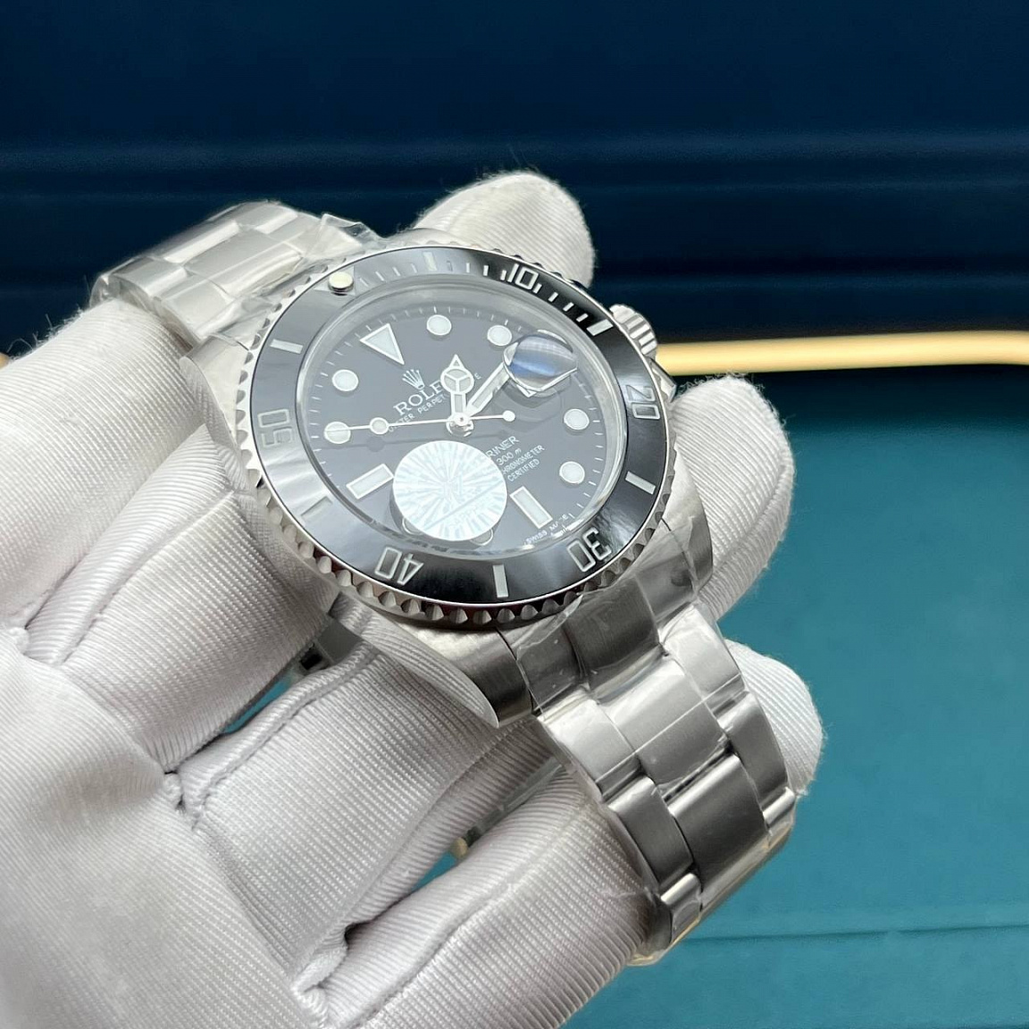 Мужские часы Rolex Submariner Date 40 мм: чёрный циферблат, линза даты и браслет Oyster из стали 316L