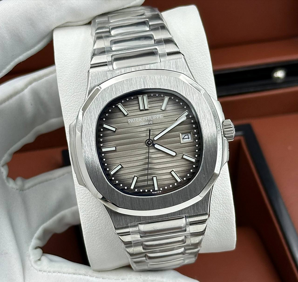 Популярные часы Patek Philippe - Nautilus