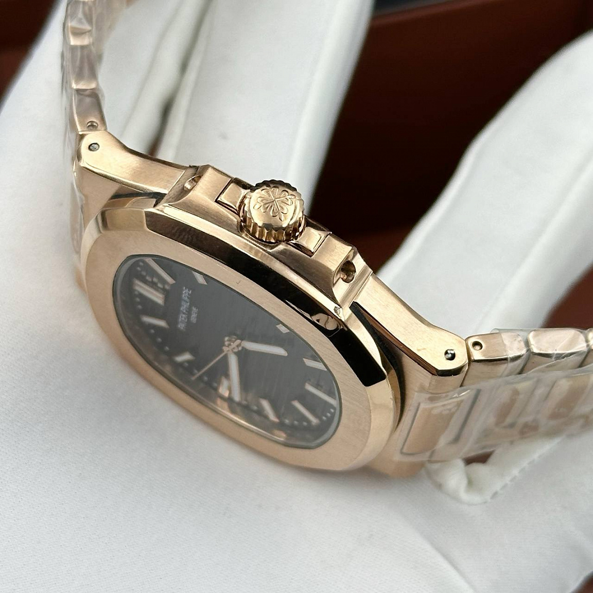 Популярные часы Patek Philippe - Nautilus