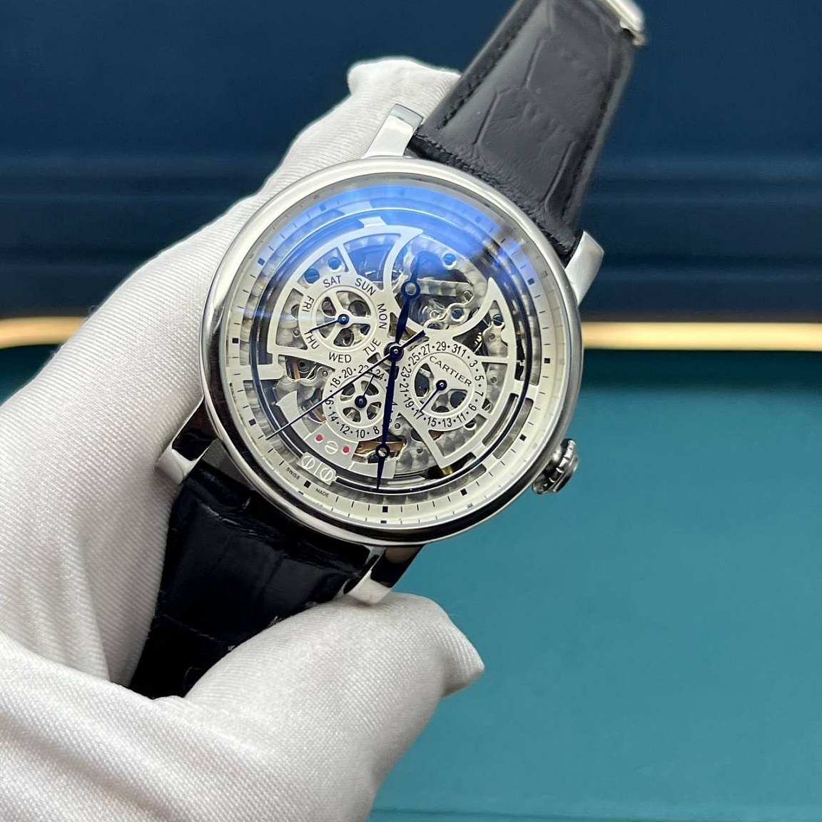 Мужские Cartier Rotonde Skeleton 43 мм: круглый полированный корпус, циферблат-скелетон и браслет