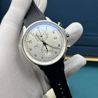 Премиальные часы IWC Yacht Club 45 мм