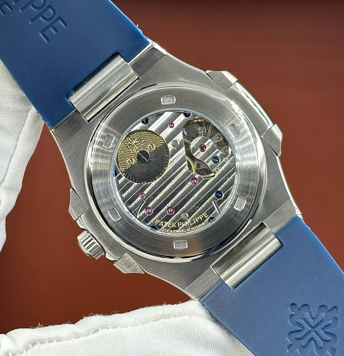 Популярные часы Patek Philippe - Nautilus Annual Calendar