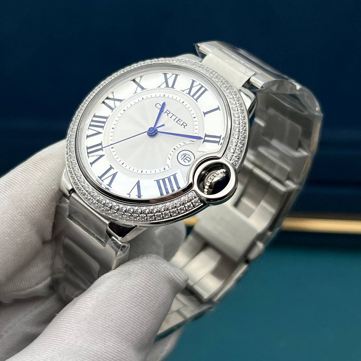 Cartier Ballon Bleu de Cartier 42 мм: сапфировое стекло, серебристый циферблат, браслет Сталь 316L