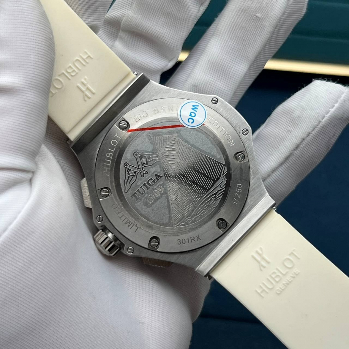 Hublot Big Bang Chronograph 44 мм с белым циферблатом, сапфировым стеклом и кварцевым механизмом Miyota OS20