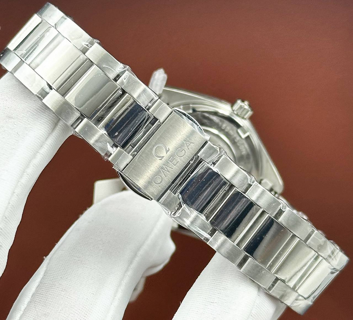 Женские часы Omega Seamaster Aqua Terra