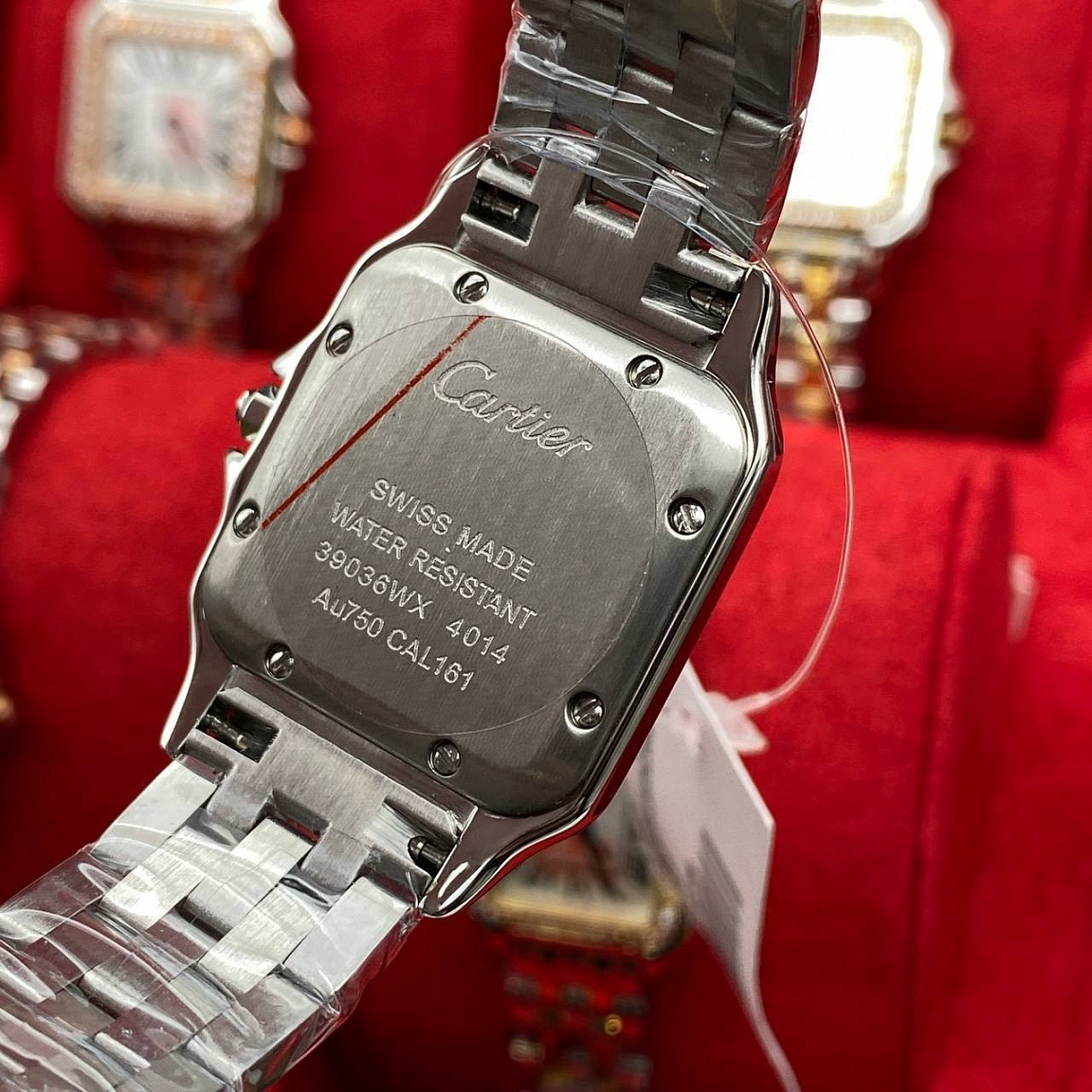 Cartier Panthère de Cartier Small 27 мм на стальном браслете с сапфировым стеклом и кварцевым механизмом Miyota GL20