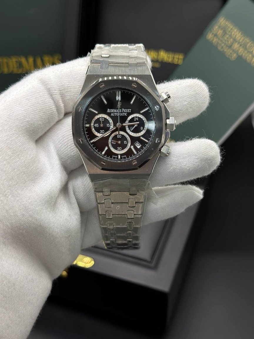 Audemars Piguet Royal Oak Chronograph: чёрный циферблат, Стекло сапфировое и браслет из стали 316L, диаметр 41 мм