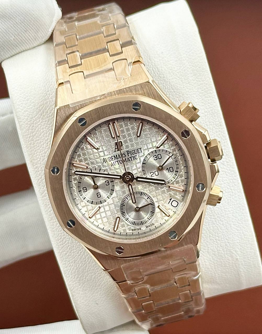 Женские часы Audemars Piguet Royal Oak Chronograph