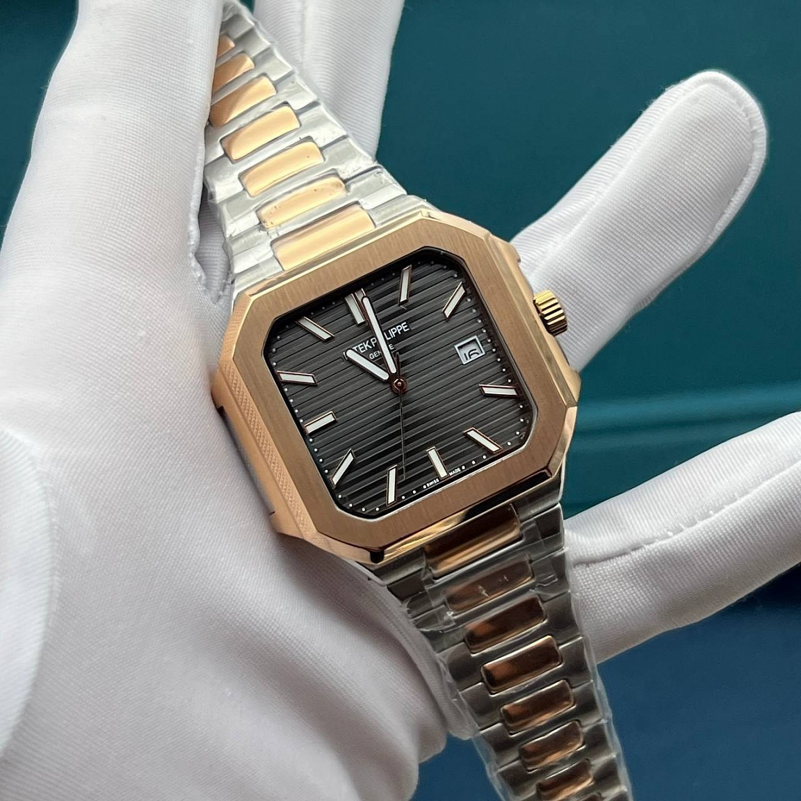 Мужские часы Patek Philippe Cubitus 45 мм: графитовый циферблат, корпус и браслет из стали 316L