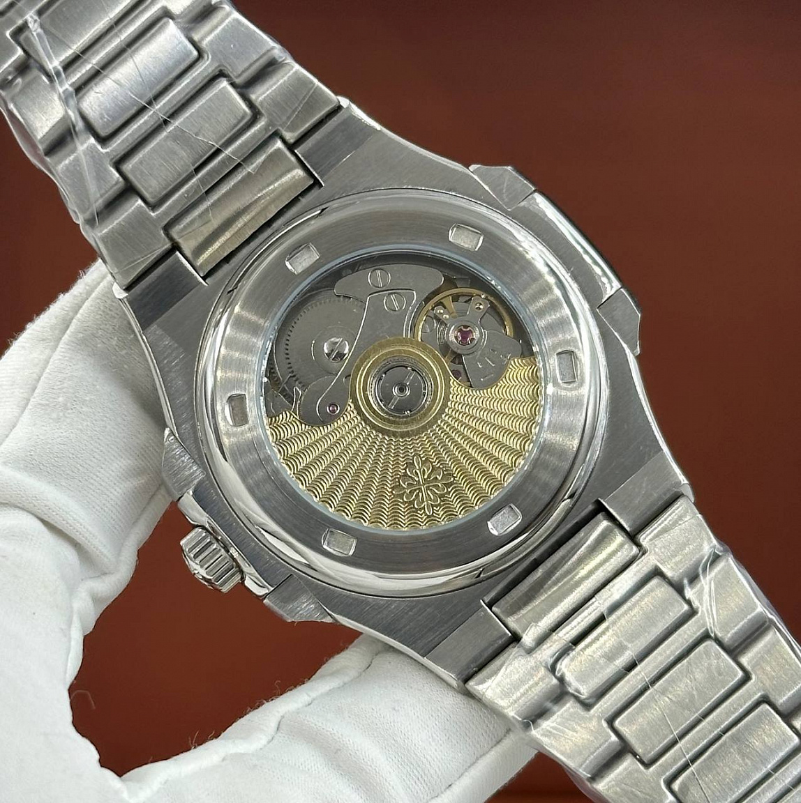Популярные часы Patek Philippe - Nautilus Annual Calendar