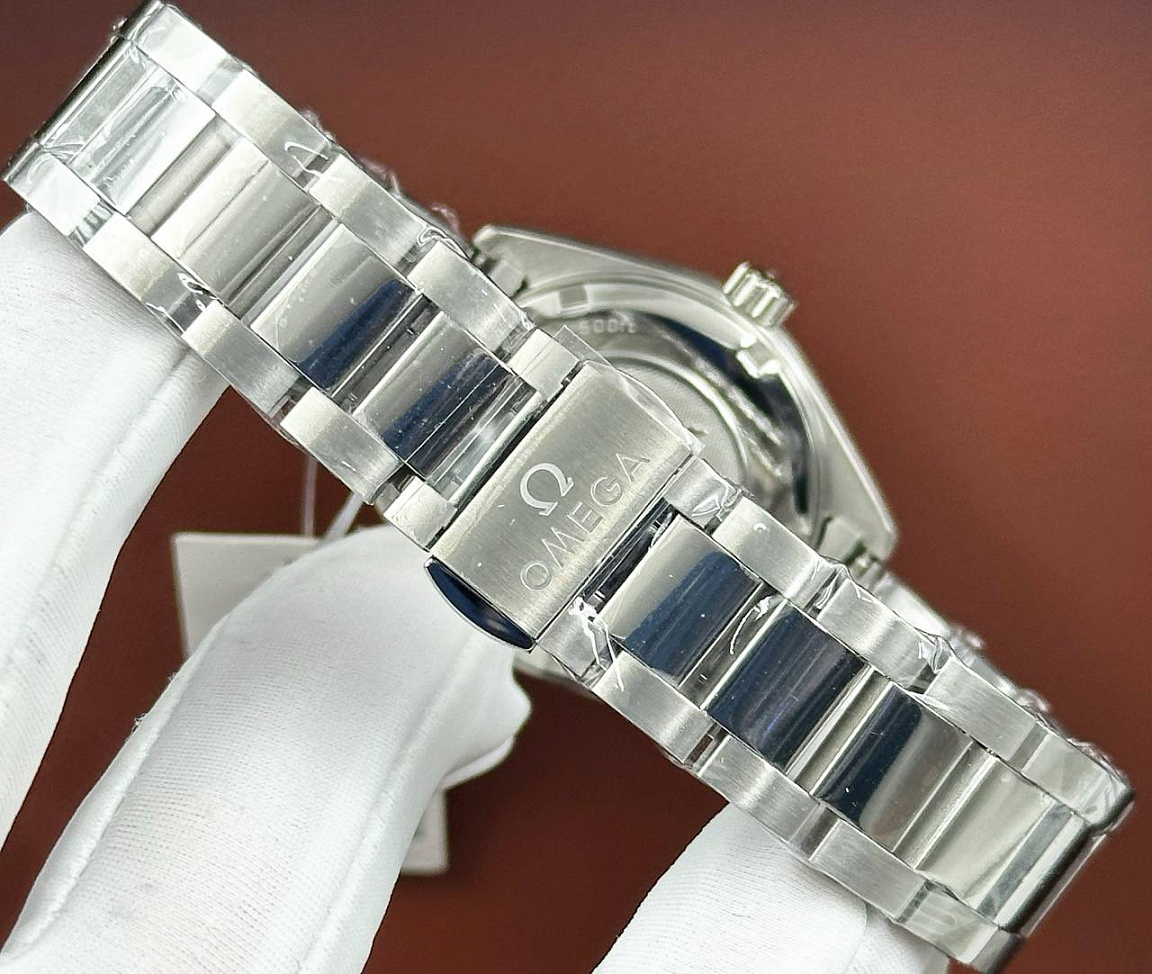 Женские часы Omega Seamaster Aqua Terra