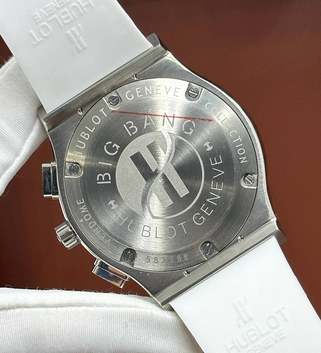 Стильные часы Hublot - Classic Fusion Chronograph