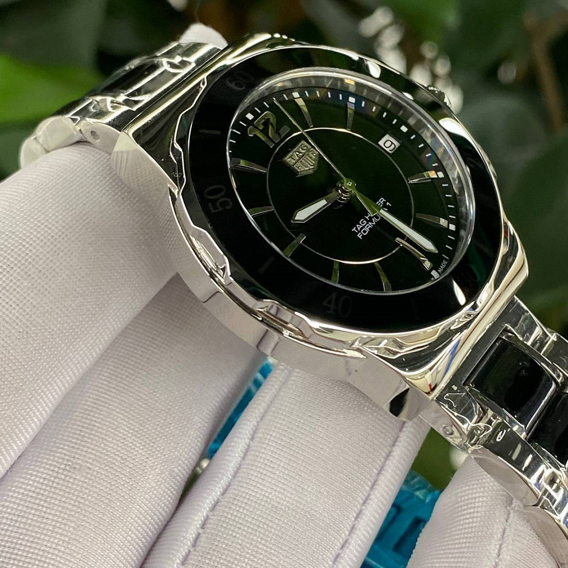 Tag Heuer Formula 1: метки Swarovski, корпус и браслет — нержавеющая высококачественная сталь, керамика