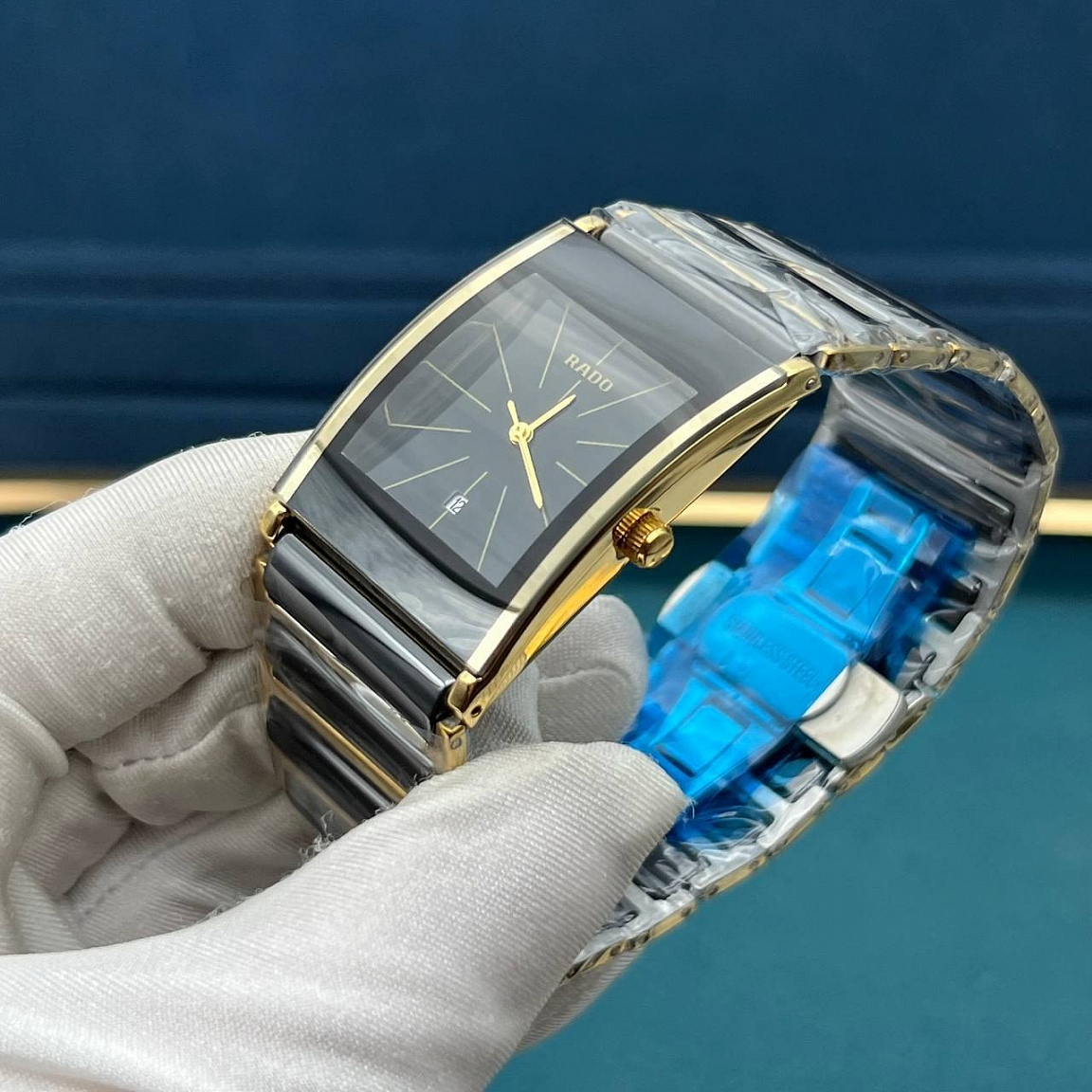 Кварцевые часы Rado Integral с чёрным циферблатом и браслетом из стали и керамики, размер 31 мм