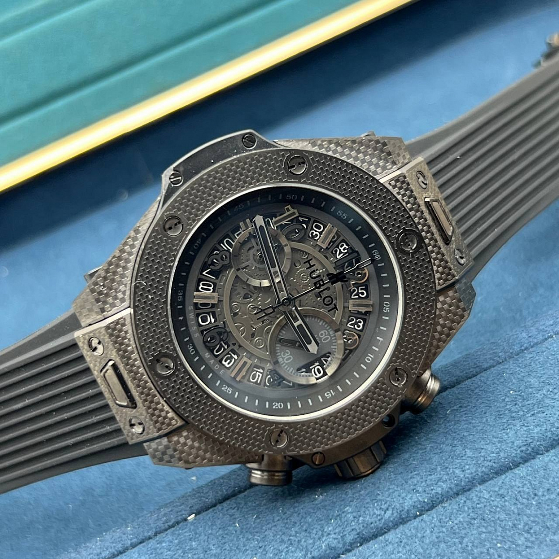 Hublot Big Bang Chronograph 49 мм: корпус из стали 316L, сапфировое стекло и ремешок из натурального каучука