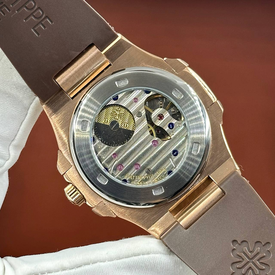Популярные часы Patek Philippe - Nautilus Annual Calendar